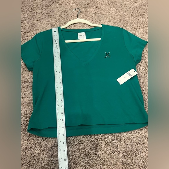 NWT new medium Anthropologie Maeve v neck tee shirt top embroidered golf green - Picture 16 of 17